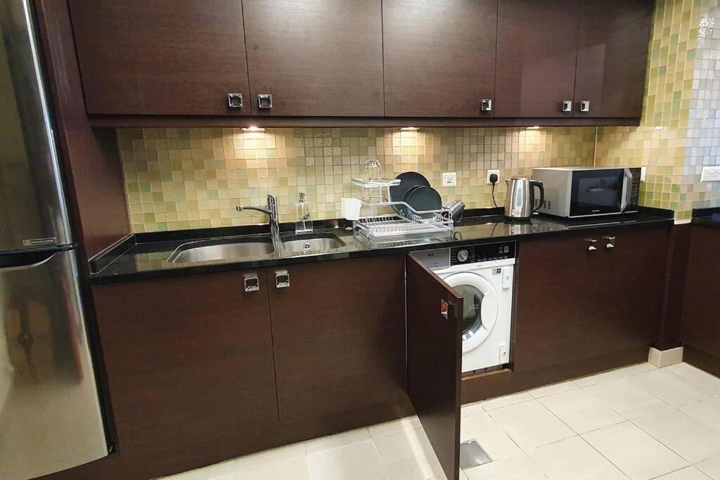 Modern And Spacious 1 Bedroom Near Downtown Wtc And Metro Dubai Exterior foto