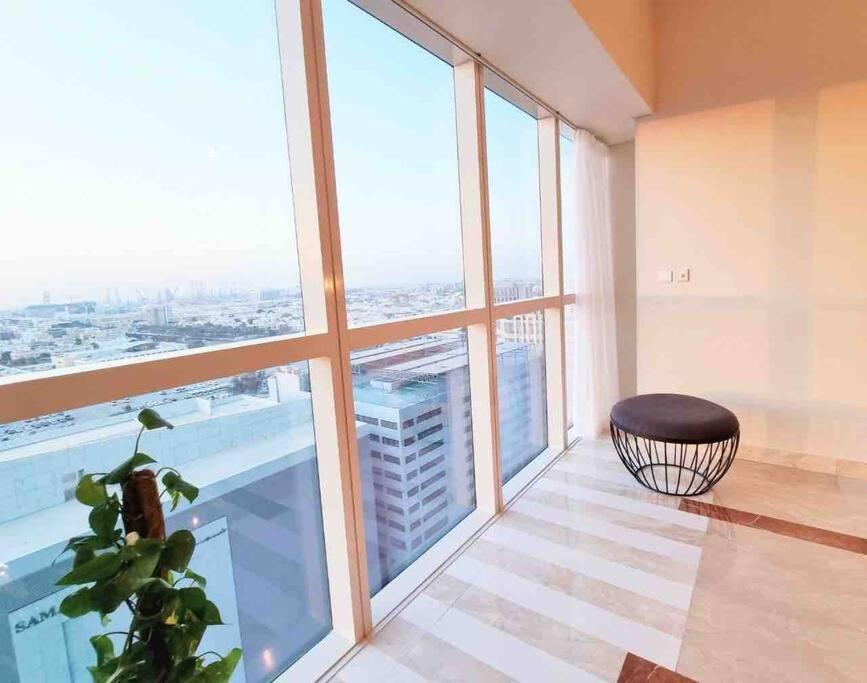 Modern And Spacious 1 Bedroom Near Downtown Wtc And Metro Dubai Exterior foto